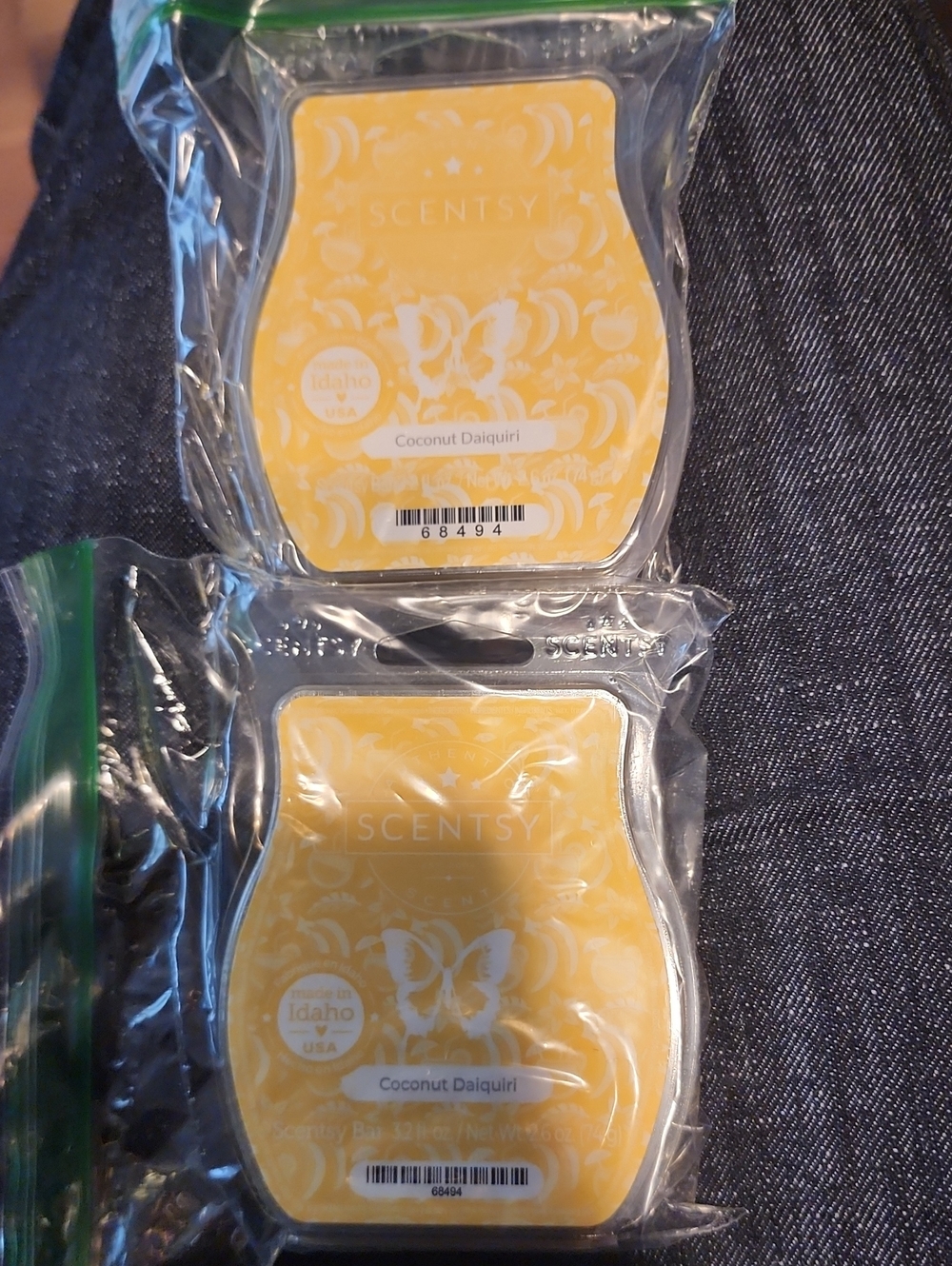 2 Scentsy Coconut Daiquiri Wax Bar - Yellow